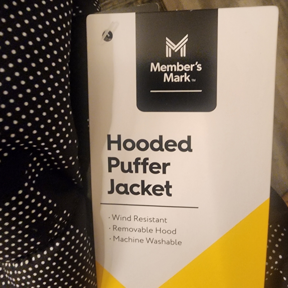 Boys Size 6 Winter Puffer Jacket (Brand New)